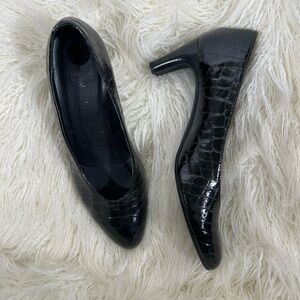 Vaneli Black Faux Crocodile Patent Leather Pumps Size 8.5M